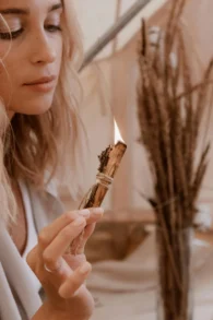 L’Operatore Esoterico nei Legamenti d’Amore: Ruolo, Responsabilità e Potere dei Rituali di Purificazione